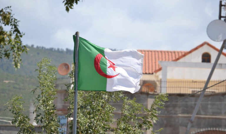 الخلاف بين الجزائر وإسبانيا يهدد شركة عملاقة بخسارة ضخمة.