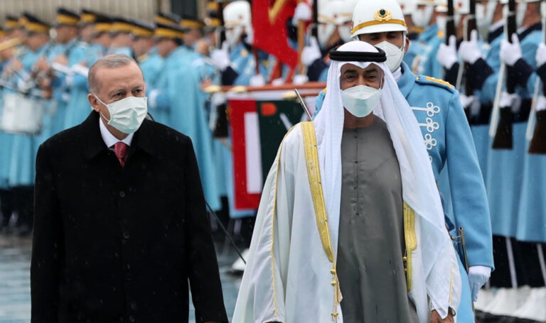 محمد بن زايد وأردوغان يبحثان هاتفيا التطورات الإقليمية والدولية