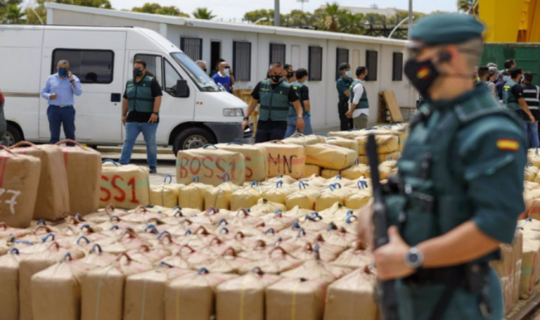 لأول مرة.. إسبانيا تضبط 3 غواصات لنقل كميات مخدرات كبيرة من المغرب