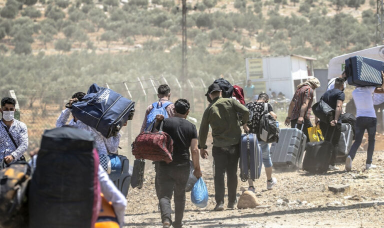 تركيا تكشف أعداد السوريين والأجانب المرحّلين من إسطنبول خلال 7 أشهر