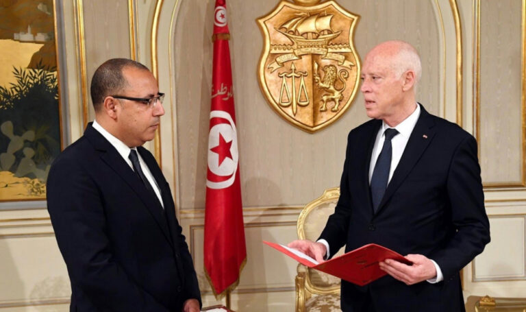 صحيفة إسرائيلية: اتصالات بين تل أبيب وقيس سعيد للتطبيع مع تونس، والجزائر تحاول إفشالها