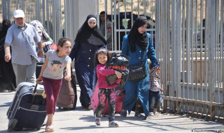 الأمم المتحدة تقدر عدد اللاجئين العائدين من تركيا إلى سوريا كل أسبوع