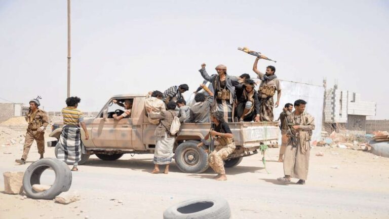 اليمن: المسلحون الحوثيون يشنّون هجوماً عنيفاً على مدينة تعز