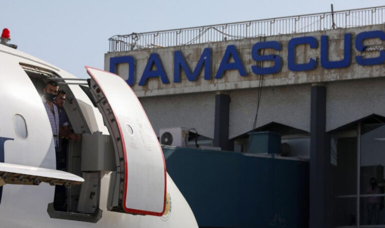 مطار دمشق يوقف جميع الرحلات عقب قصف صاروخي إسرائيلي