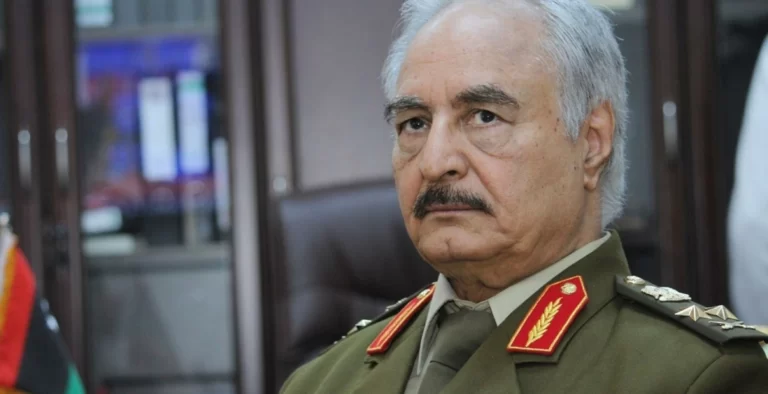 بعد نجل القذافي.. محكمة ليبية تستبعد حفتر من قائمة المرشحين للرئاسة