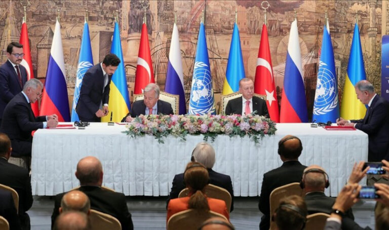 بحضور أردوغان وغوتيرش.. توقيع وثيقة نقل الحبوب الأوكرانية في تركيا