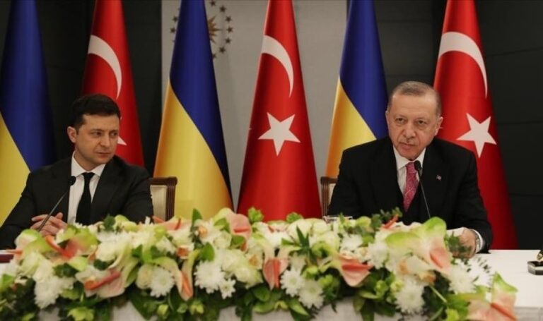 أردوغان يطالب الاتحاد الأوروبي بمعاملة تركيا بنفس الدرجة مع أوكرانيا بشأن الانضمام