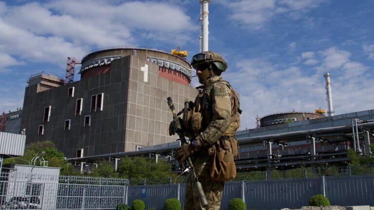 أوكرانيا تعلن قصف أهداف قرب محطة زابوريجيا النووية