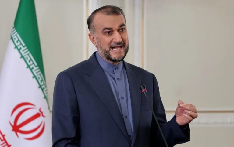 وزير الخارجية الإيراني: لسنا خائفين من مفاوضات مباشرة مع واشنطن