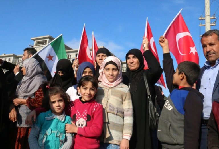 قرار بمنح الجنسية التركية للأطفال المولودين في أثناء مراحل تجنيس عائلاتهم