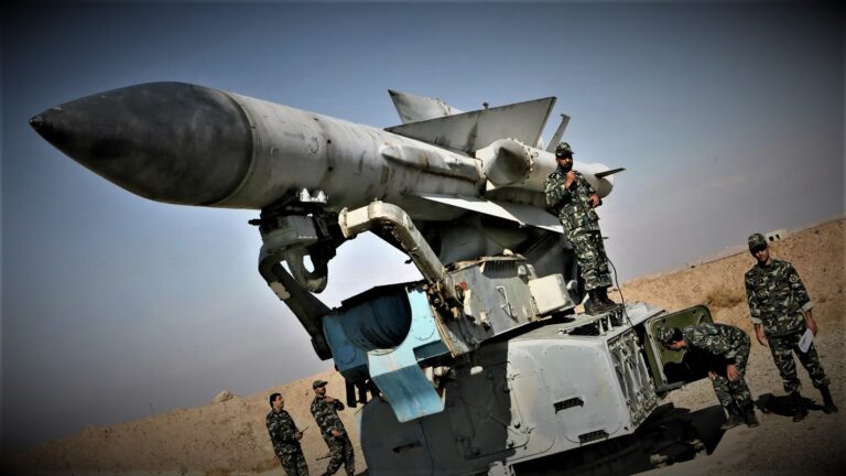 إسرائيل: إيران تحول مواقع عسكرية سورية لمصانع صواريخ