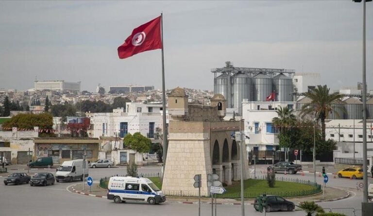 تونس: شرطة مكافحة الإرهاب تحتجز رئيس الوزراء السابق