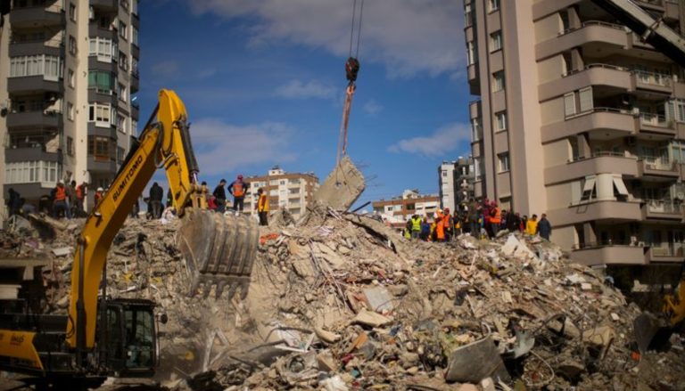 زلزال تركيا وسوريا : التضليل الإعلامي و استغلال مأساة الزلزال تعرقل جهود الإغاثة