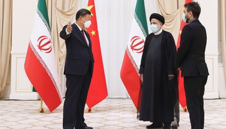 التايمز: الرئيس الإيراني يزور بكين لتسوية الخلافات مع نظيره الصيني