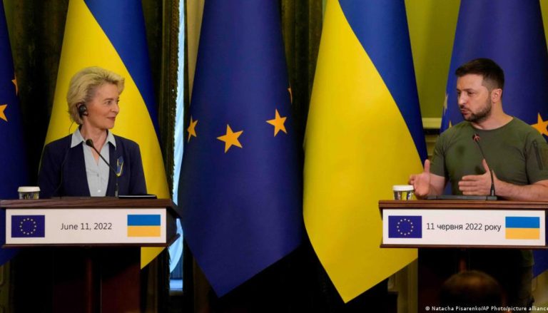 الاتحاد الأوروبي يمكننا “تحريك الجبال” لتزويد أوكرانيا بالذخيرة
