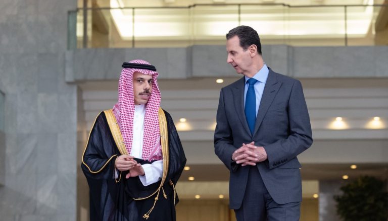 رسمياً الملك سلمان يدعو بشار الأسد للمشاركة في القمة العربية بالرياض