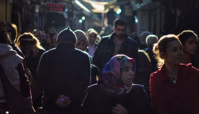 “للمرة الأولى دون خوف” سوريون حاصلون على الجنسية التركية  الأتراك يدلون بأصواتهم في الانتخابات